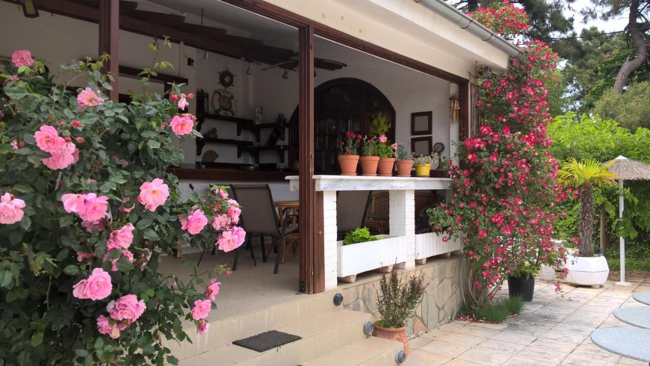 Cavo Paradiso Villa Asproválta Eksteriør billede