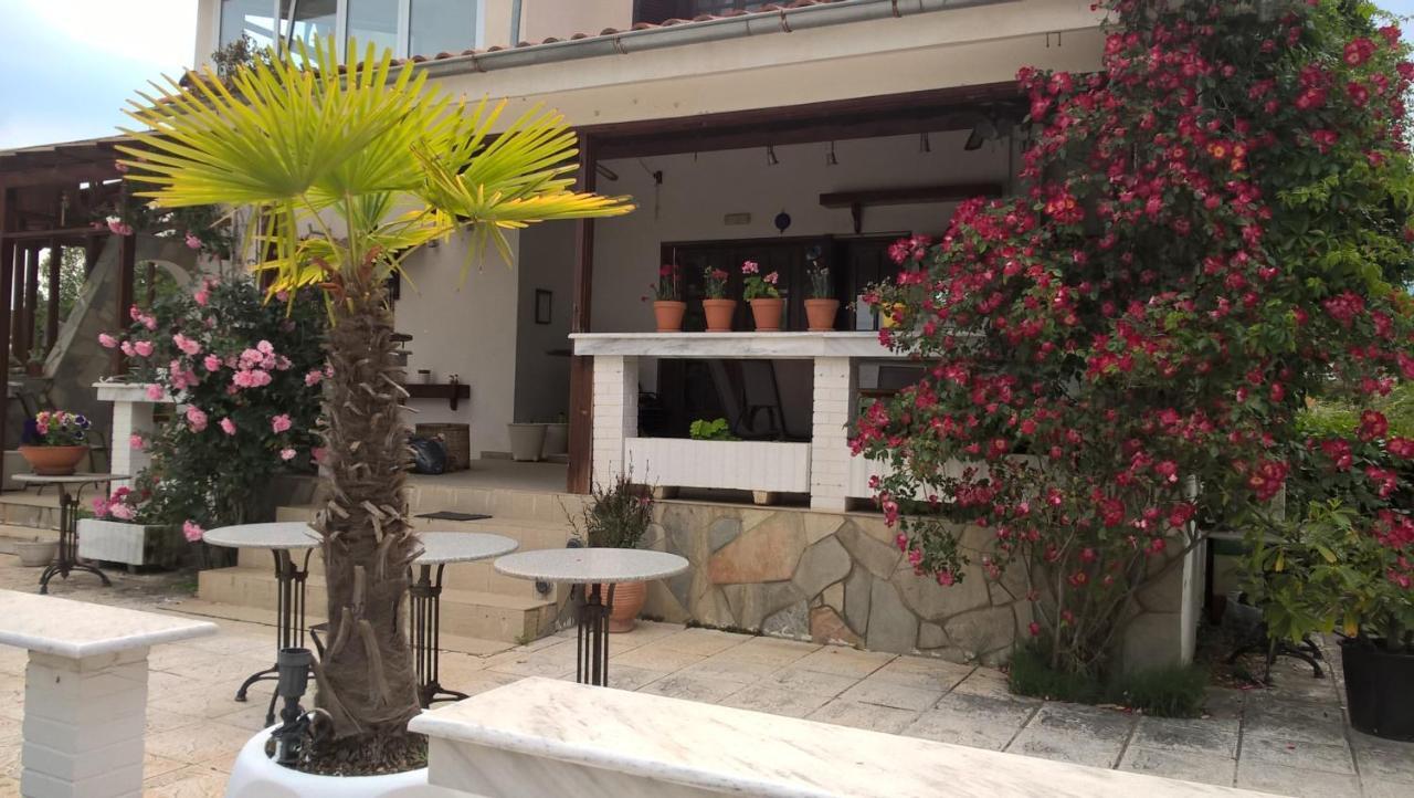 Cavo Paradiso Villa Asproválta Eksteriør billede